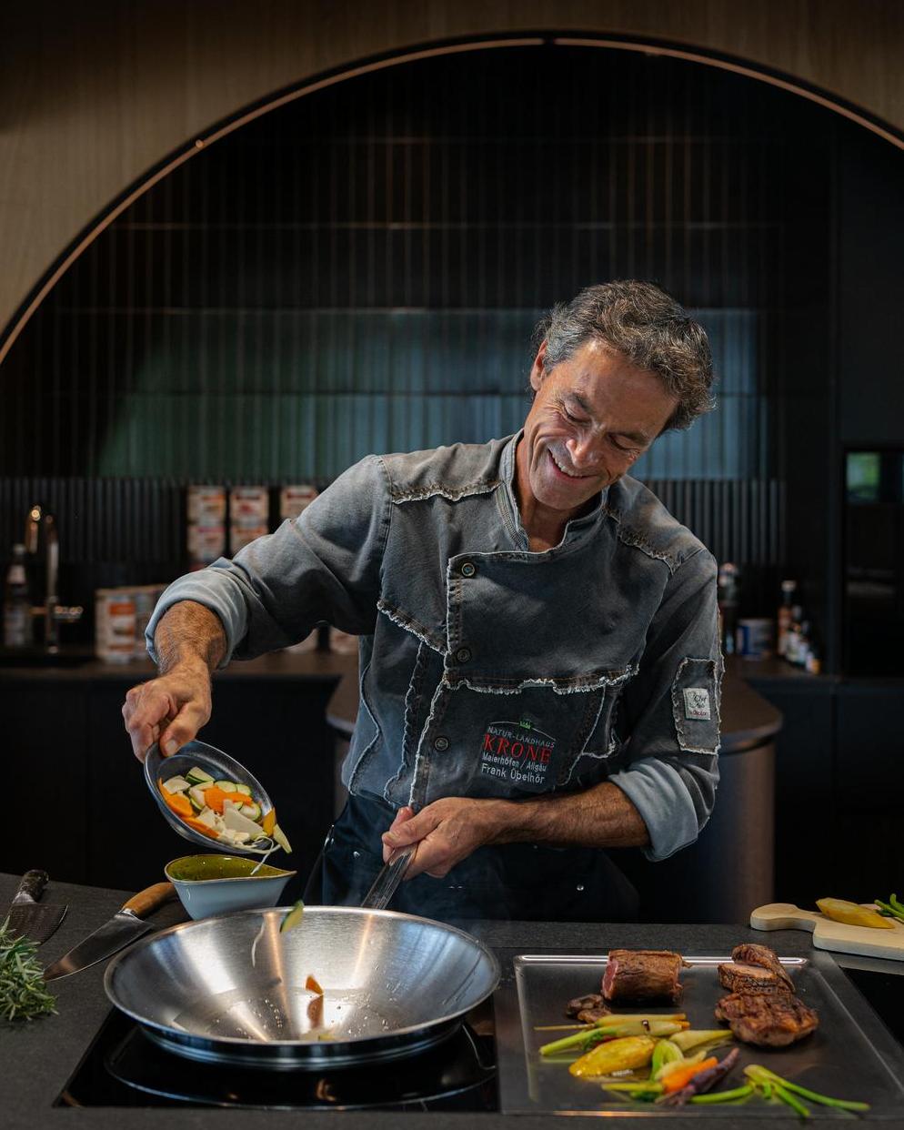 Frank-Uebelhoer-Chefloch-Xavers-Restaurant-Kulinarik-Genuss-KraftquelleFANNY-Wellnesshotel-Allgaeu