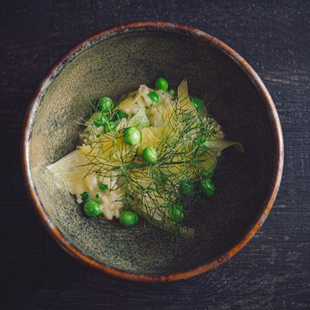Pasta mit Erbsen und frischen Kräutern